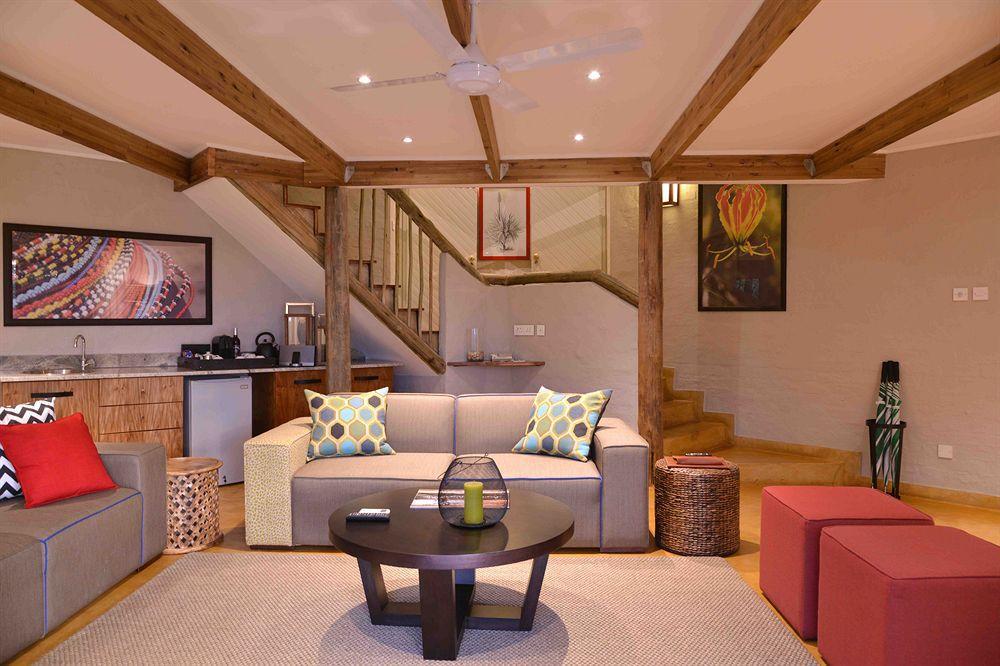 Victoria Falls Safari Suites Екстер'єр фото