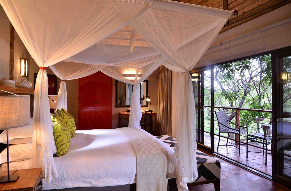 Victoria Falls Safari Suites Екстер'єр фото