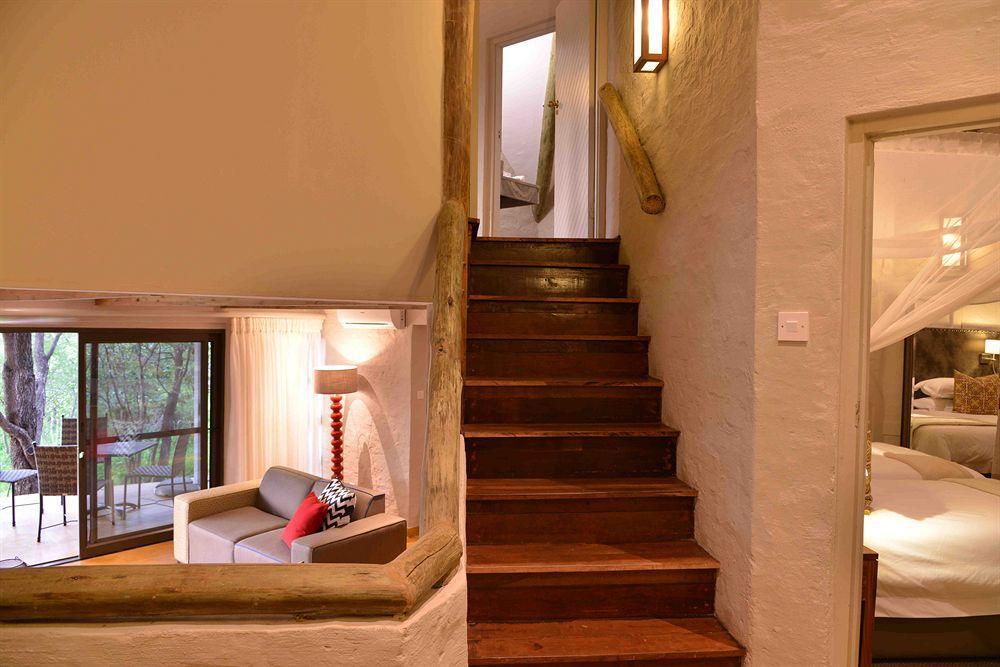 Victoria Falls Safari Suites Екстер'єр фото