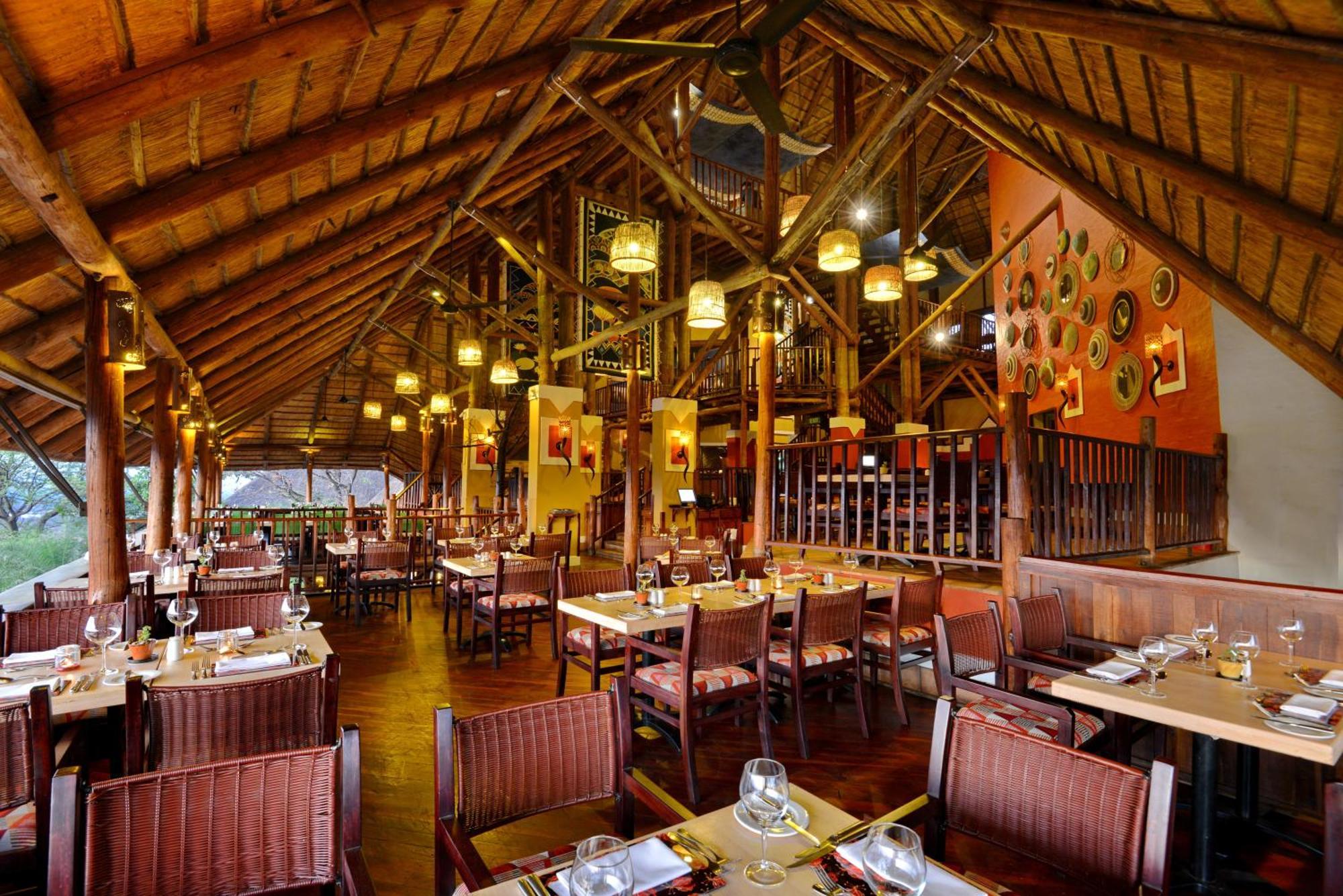 Victoria Falls Safari Suites Екстер'єр фото
