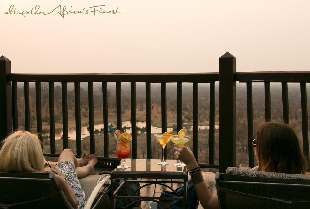 Victoria Falls Safari Suites Екстер'єр фото