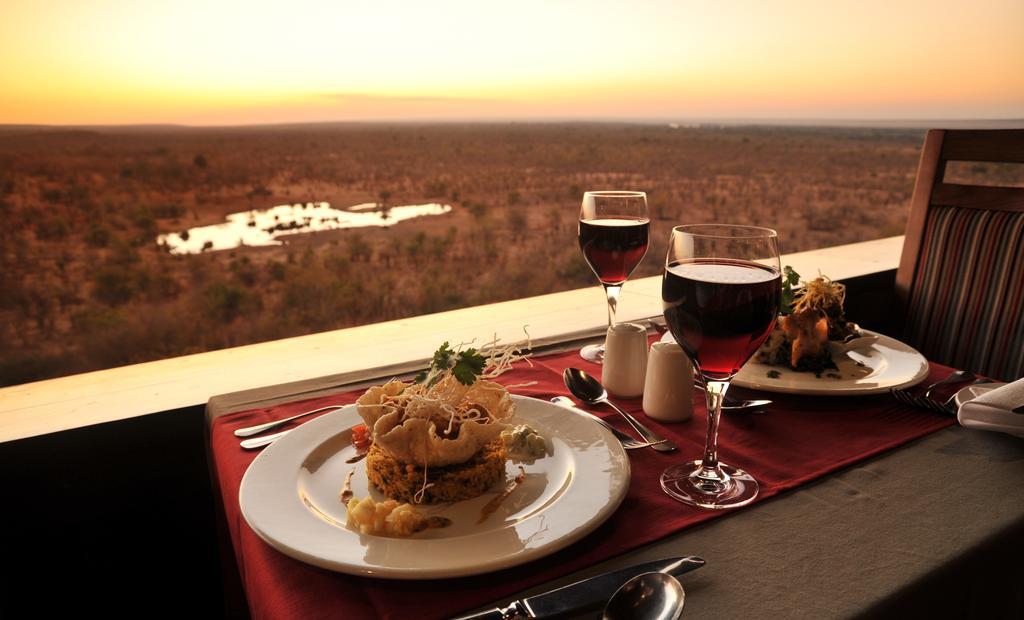 Victoria Falls Safari Suites Екстер'єр фото