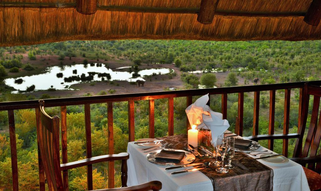 Victoria Falls Safari Suites Екстер'єр фото