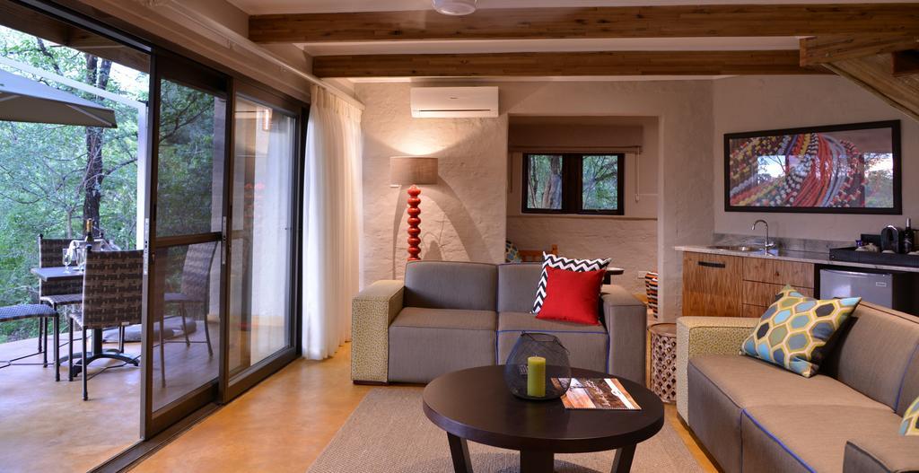 Victoria Falls Safari Suites Екстер'єр фото