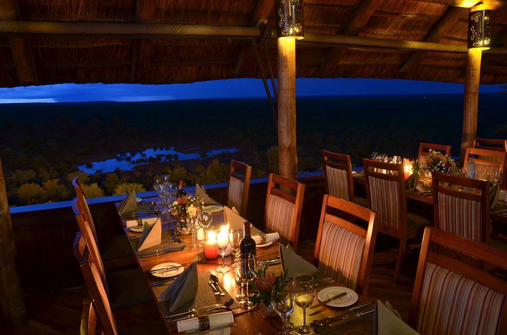 Victoria Falls Safari Suites Екстер'єр фото