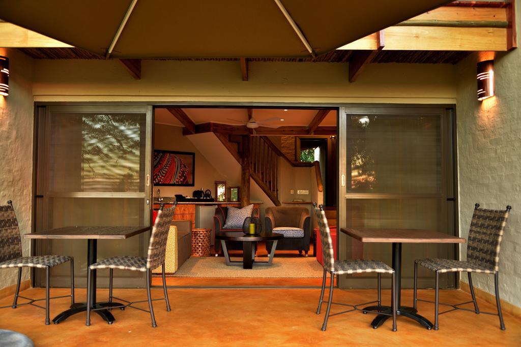 Victoria Falls Safari Suites Екстер'єр фото