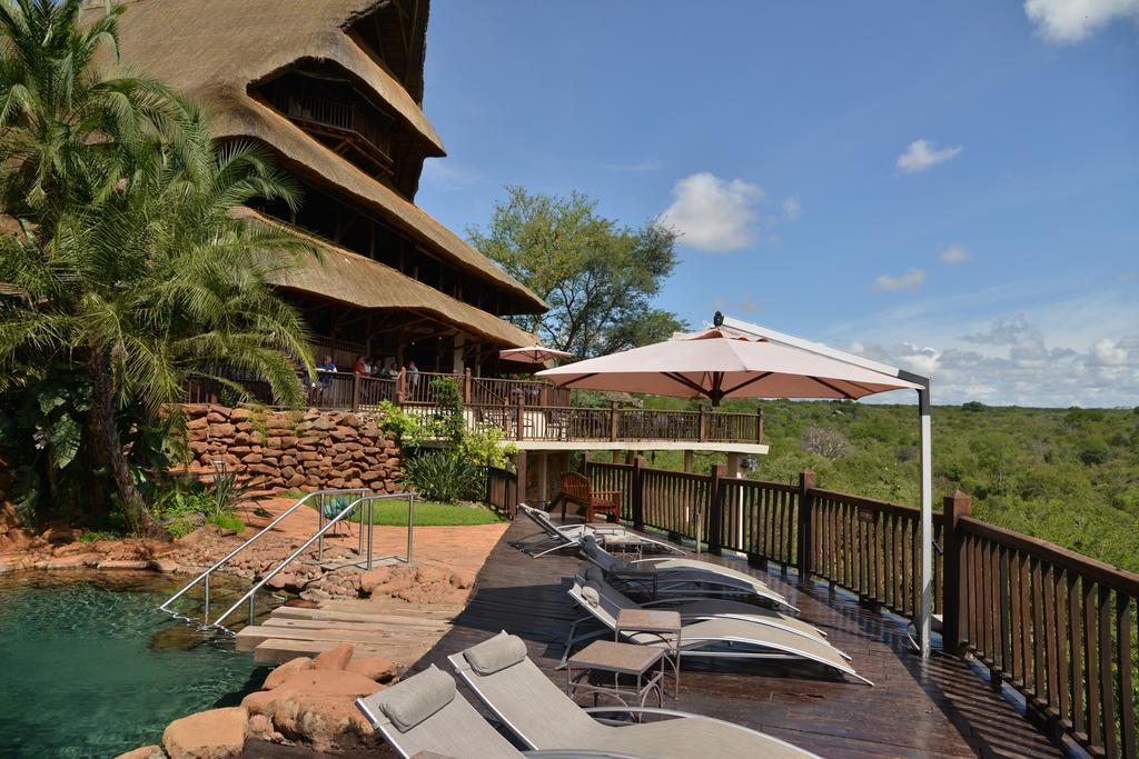 Victoria Falls Safari Suites Екстер'єр фото