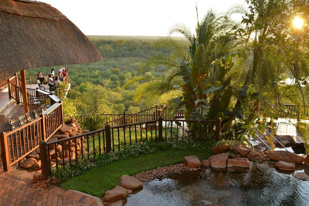 Victoria Falls Safari Suites Екстер'єр фото