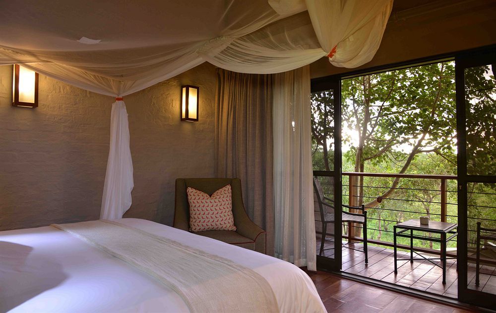 Victoria Falls Safari Suites Екстер'єр фото