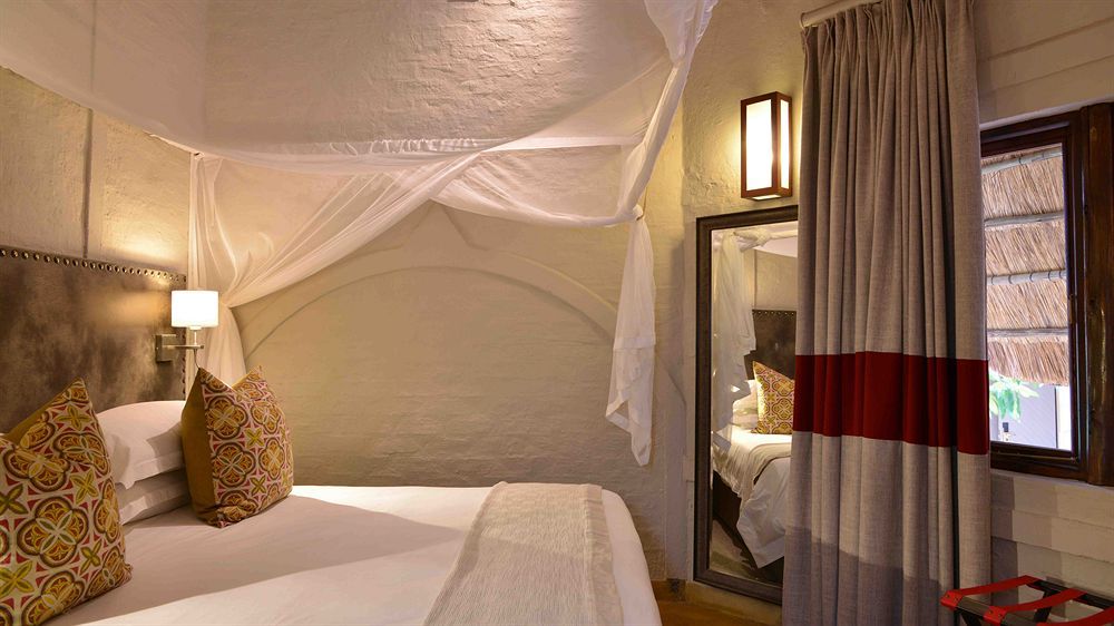 Victoria Falls Safari Suites Екстер'єр фото